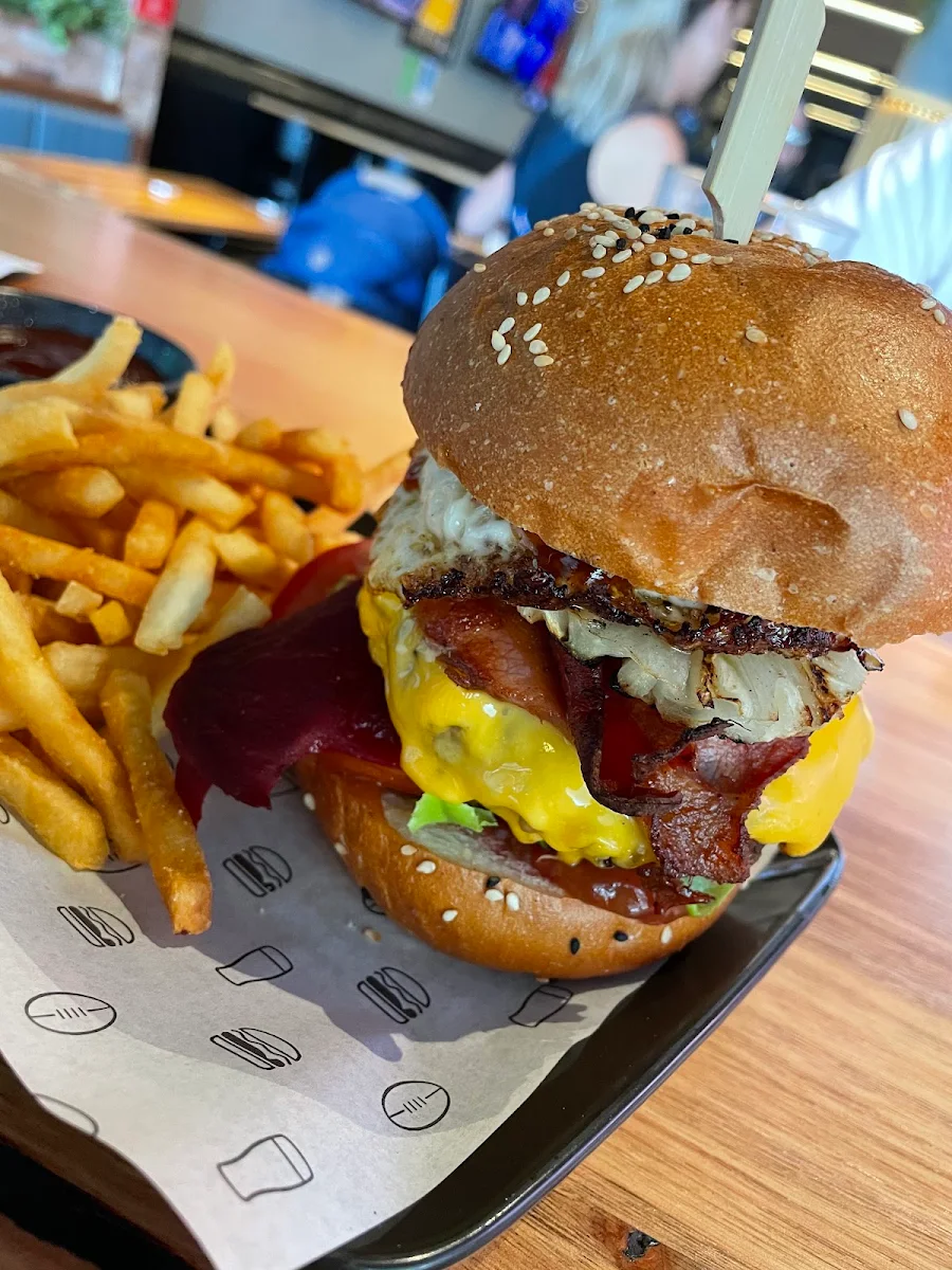 Champion Bacon Cheese Double Down, The Sporting Globe Bar & Grill Robina