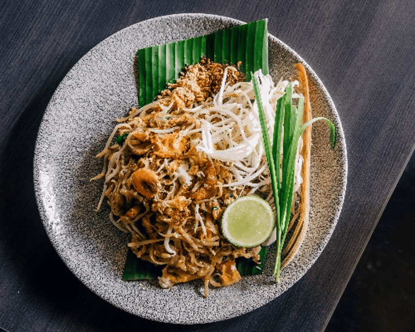 Pad Thai Chicken, Soi 25 Thai Restaurant & Bar