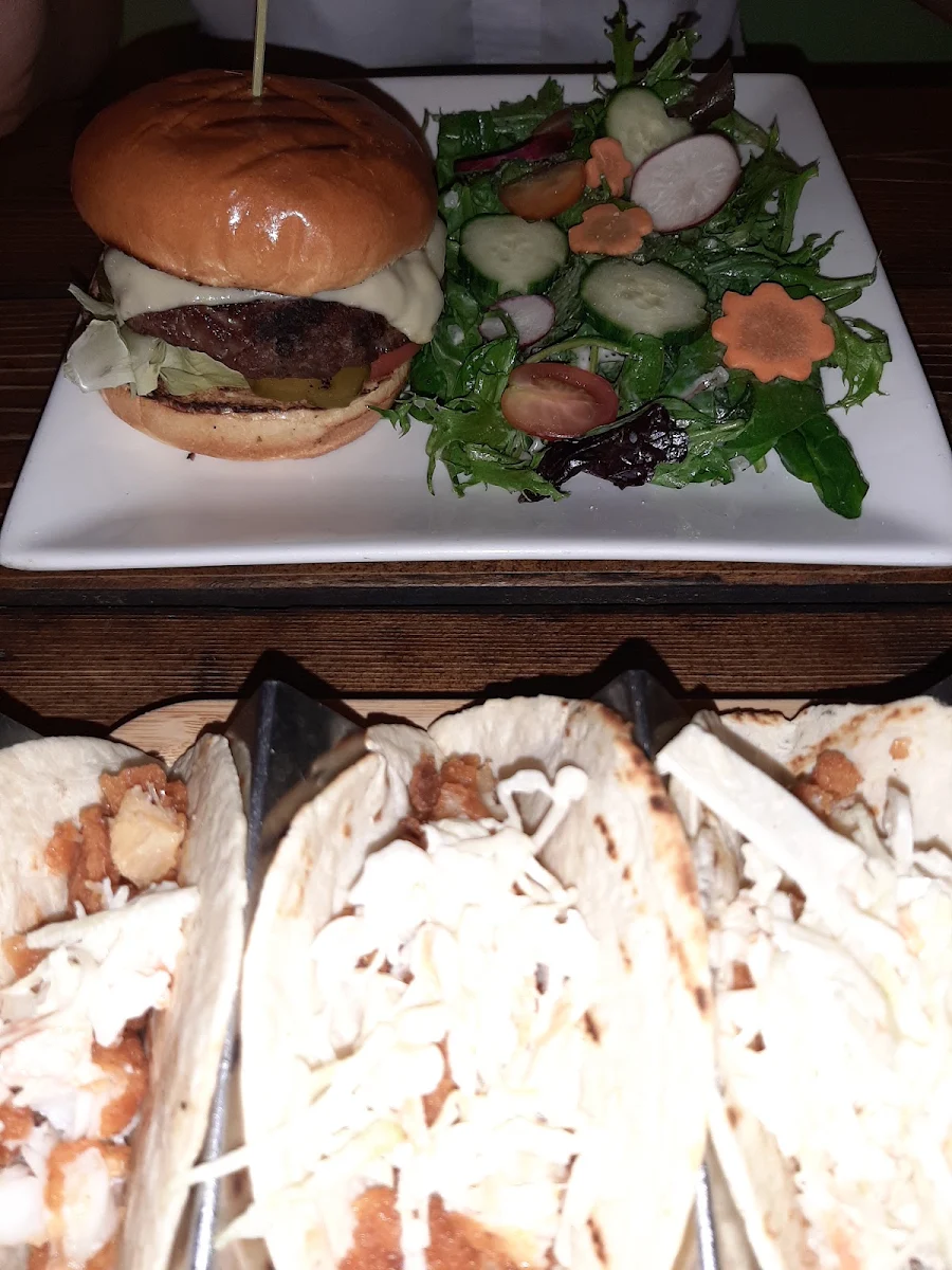 Classic Cheeseburger