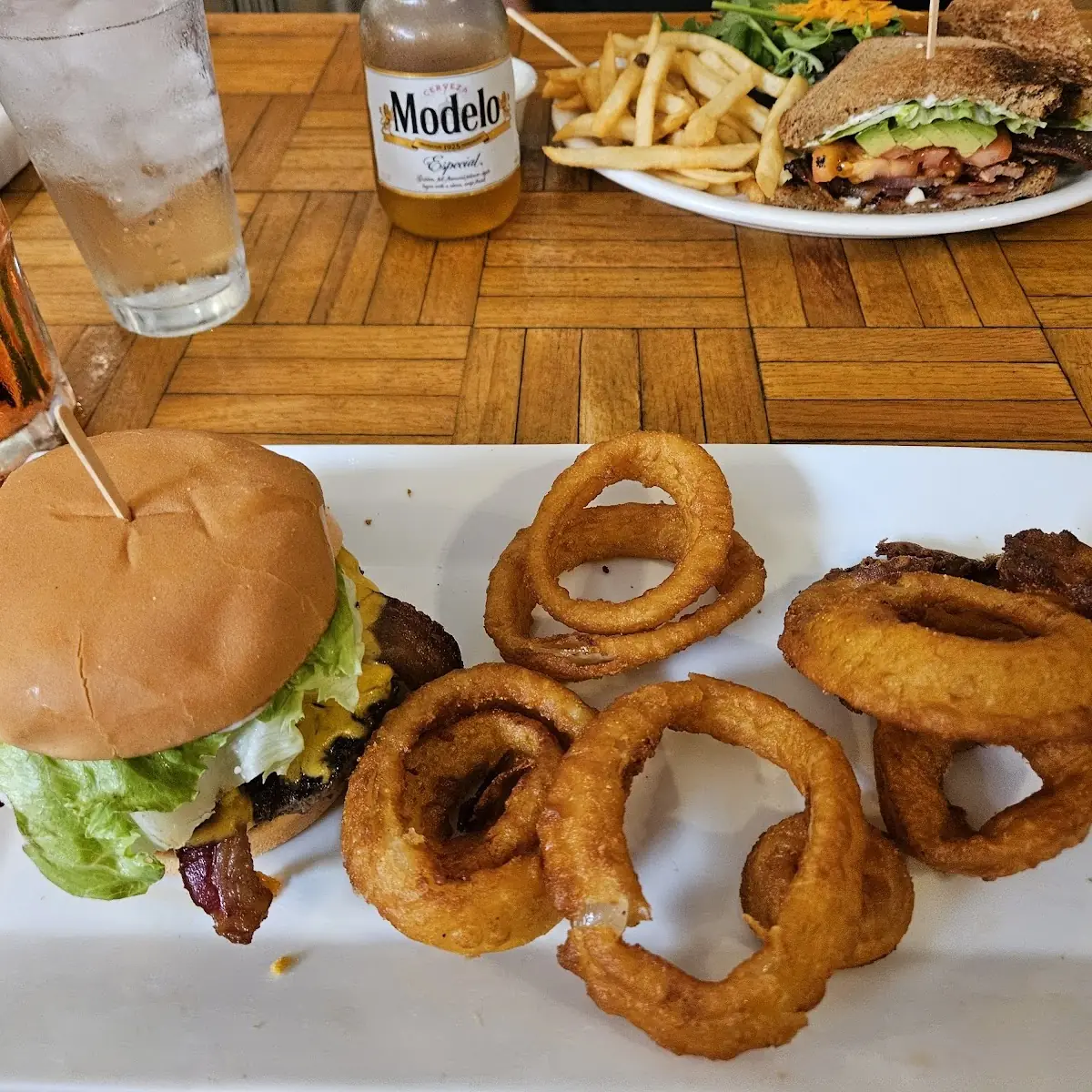 Bacon Cheeseburger with Onion Rings