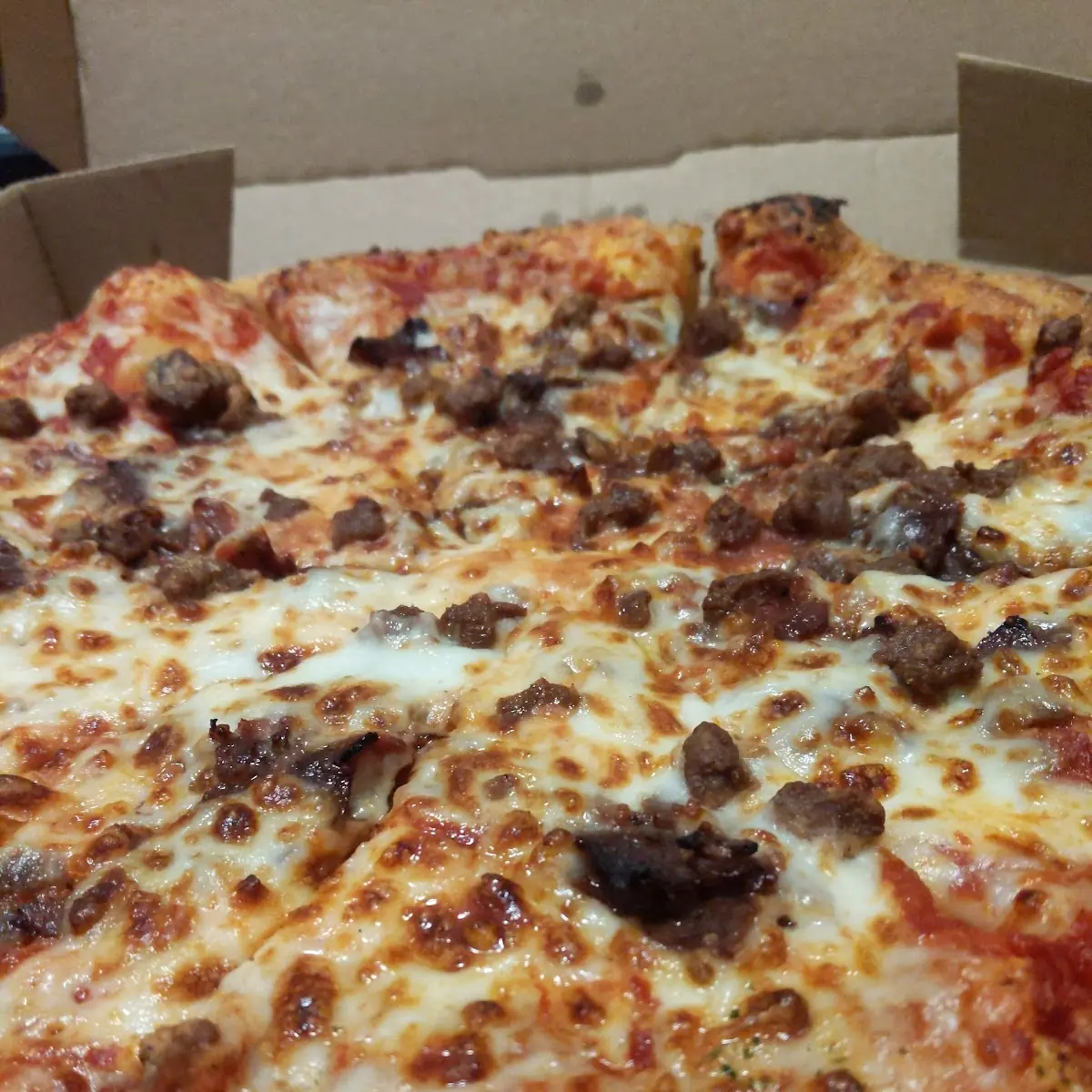 Medium Hand Tossed Pizza with Steak and Hamburg
