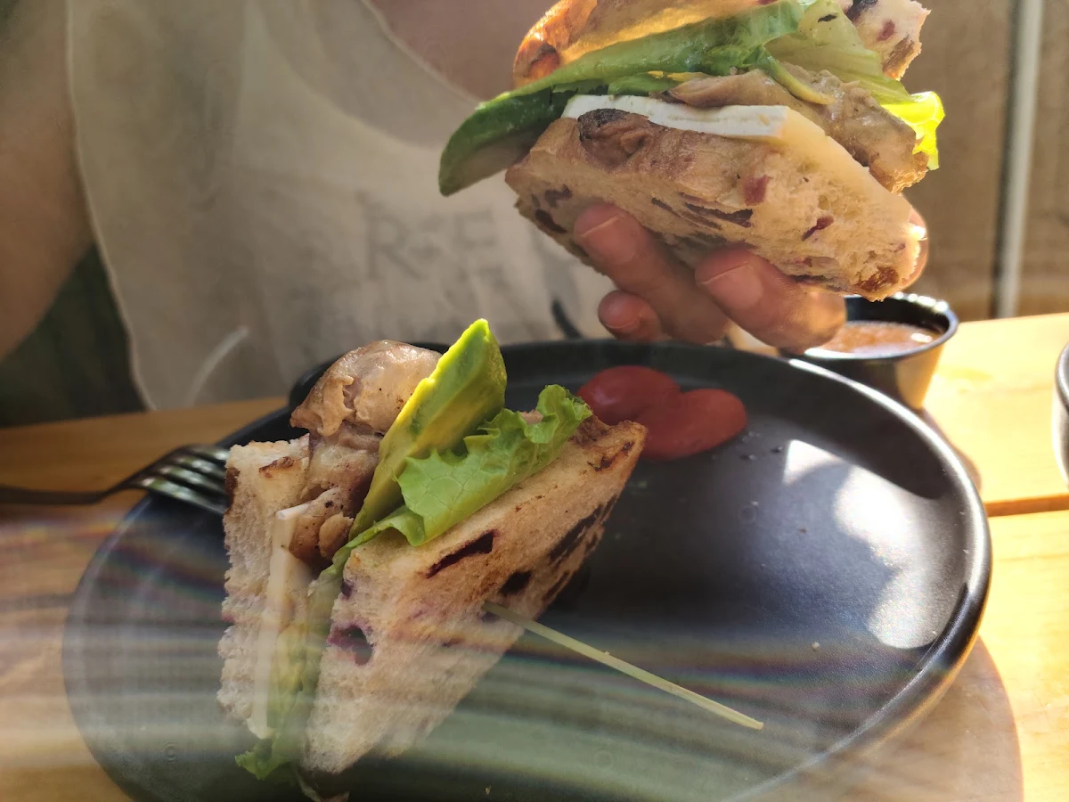 Avocado Club, The Schomberg Pub & Patio