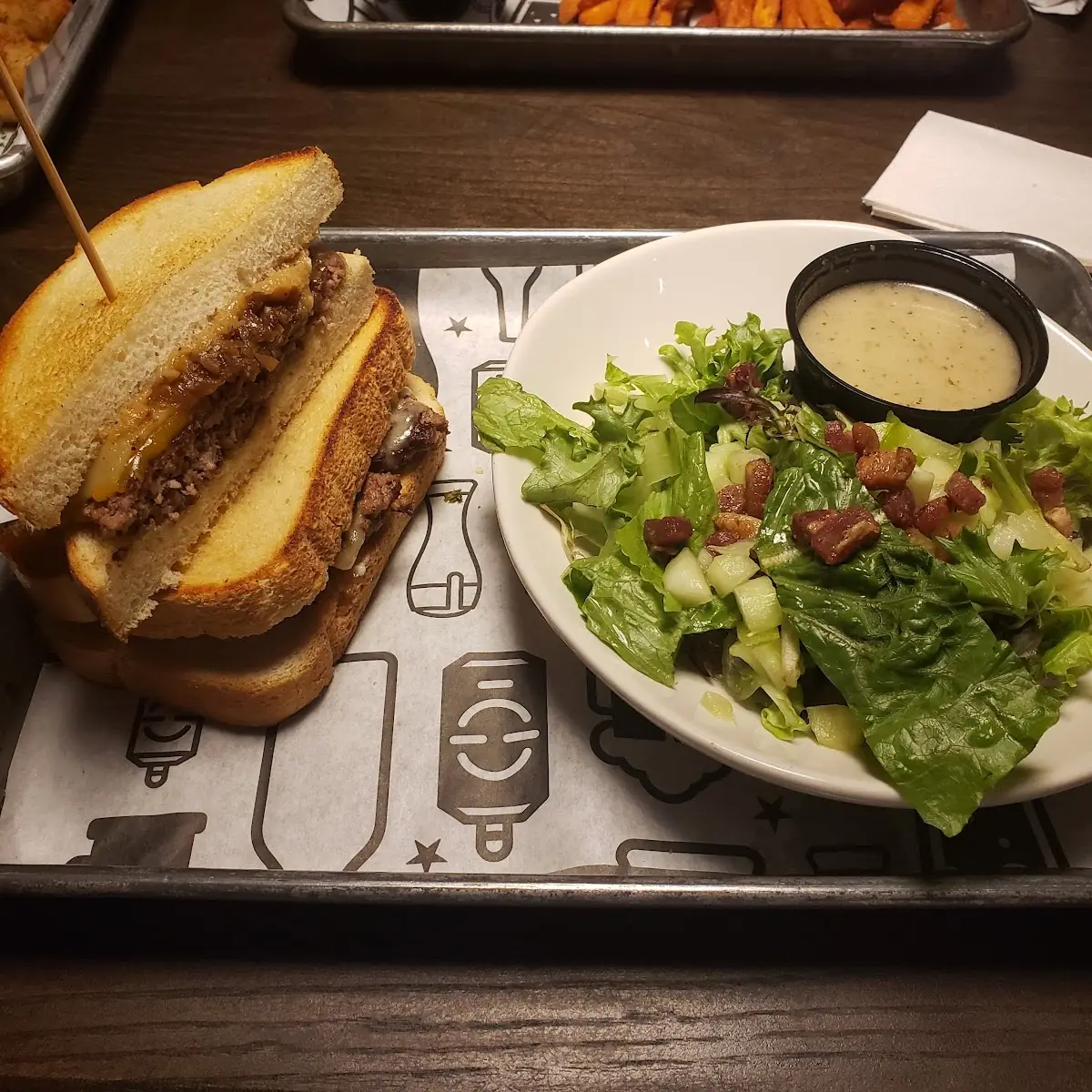 Patty Melt w House Side Salad