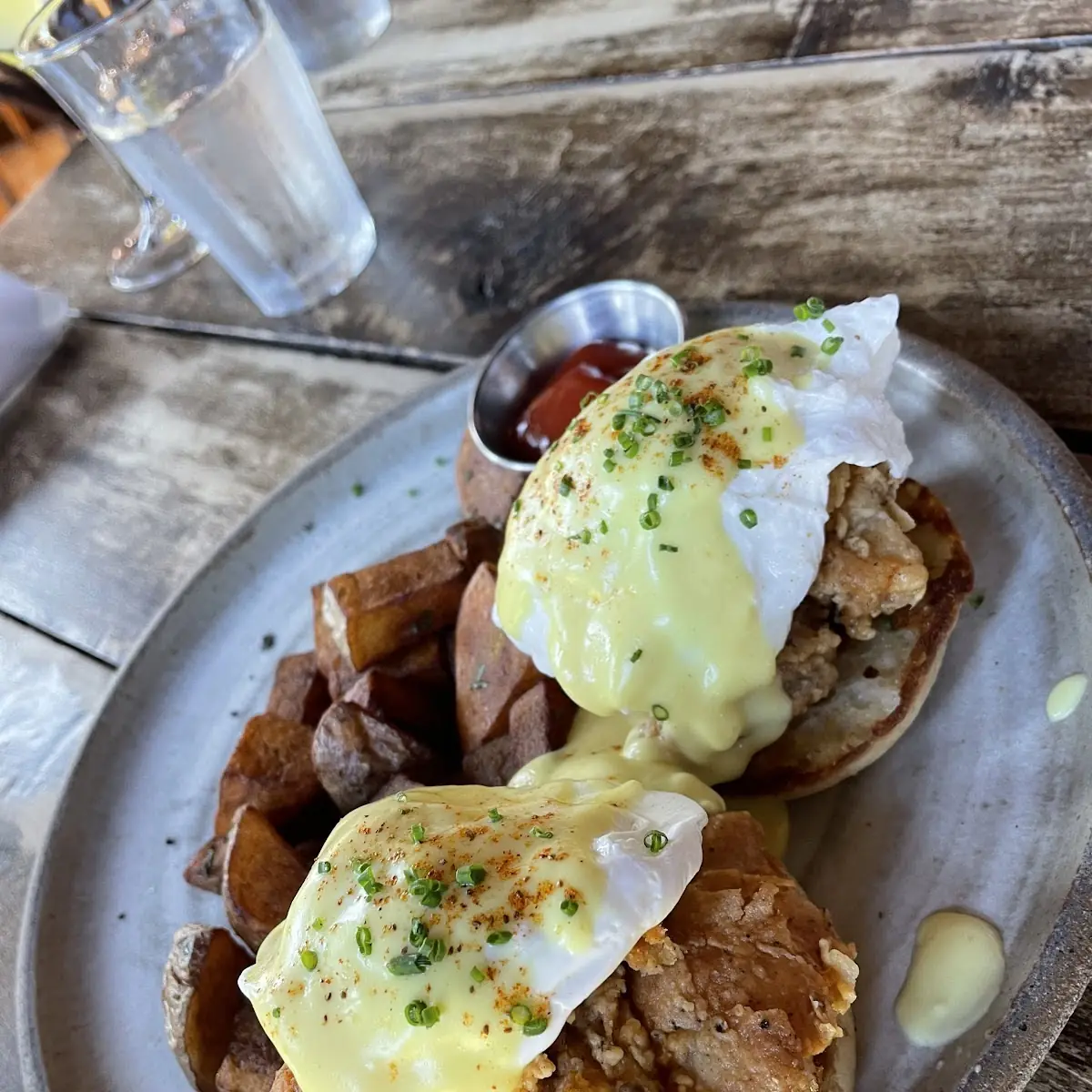 Fried Chicken Eggs Benedict