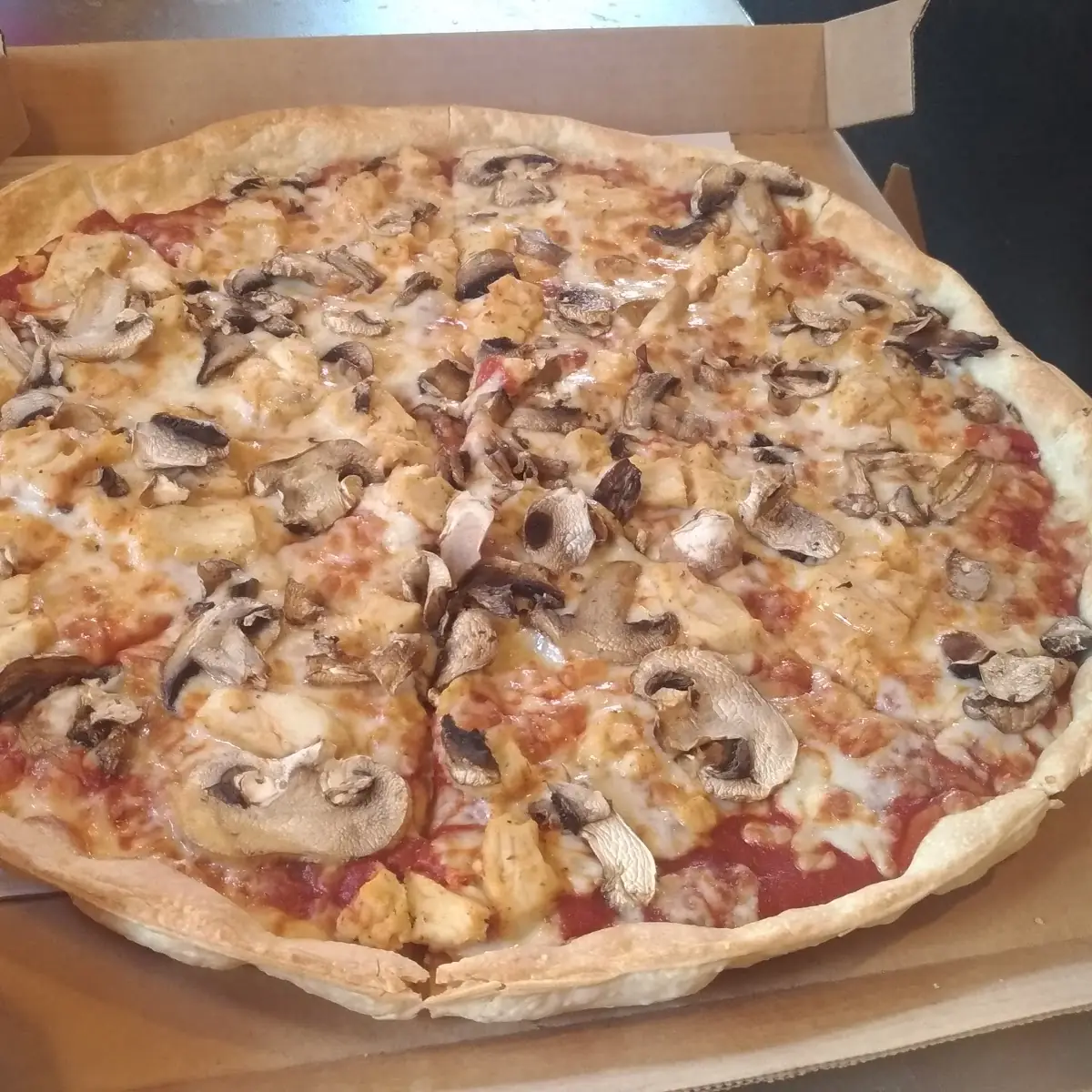 Pizza Grilled Chicken and Mushrooms