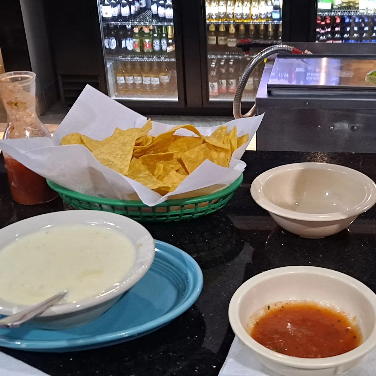 Salsa and Chips Queso