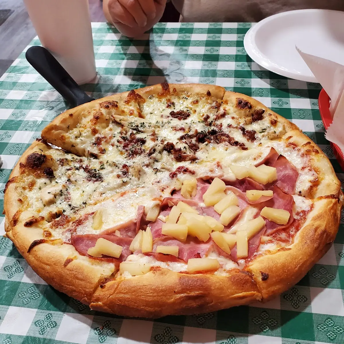 Hawaiian Pizza