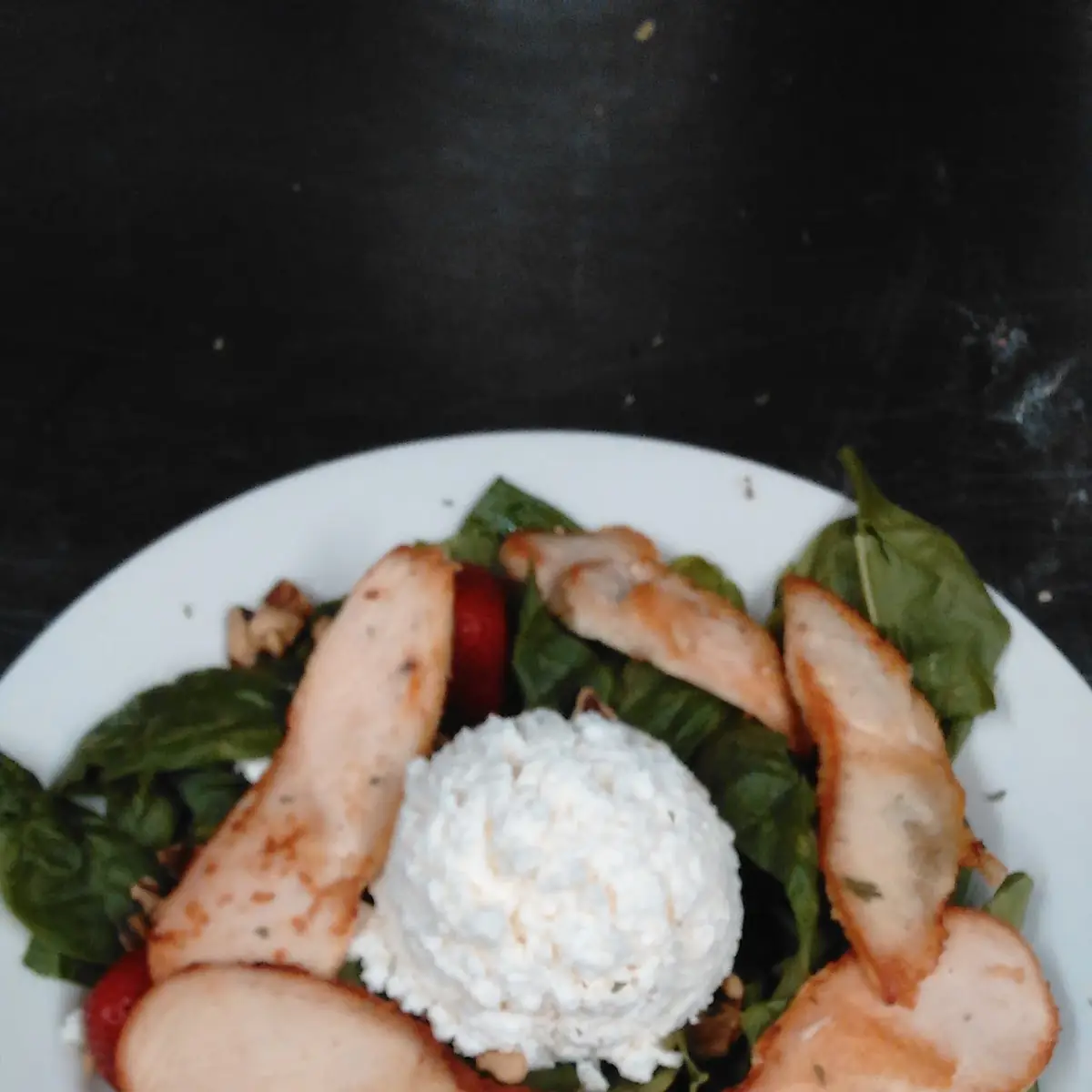 Spinach Salad with Grilled Chicken Strawberry Walnut