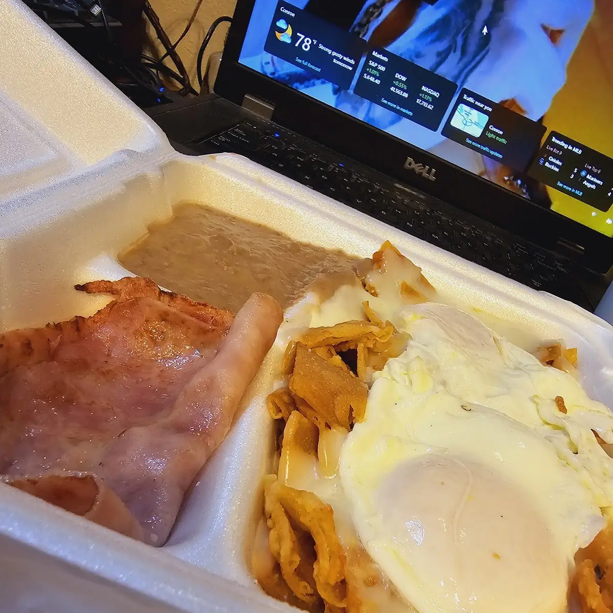Chilaquiles Rojos Con Huevos