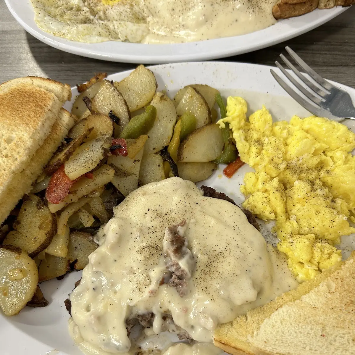 Haftló Chicken Fried Steak N Eggs