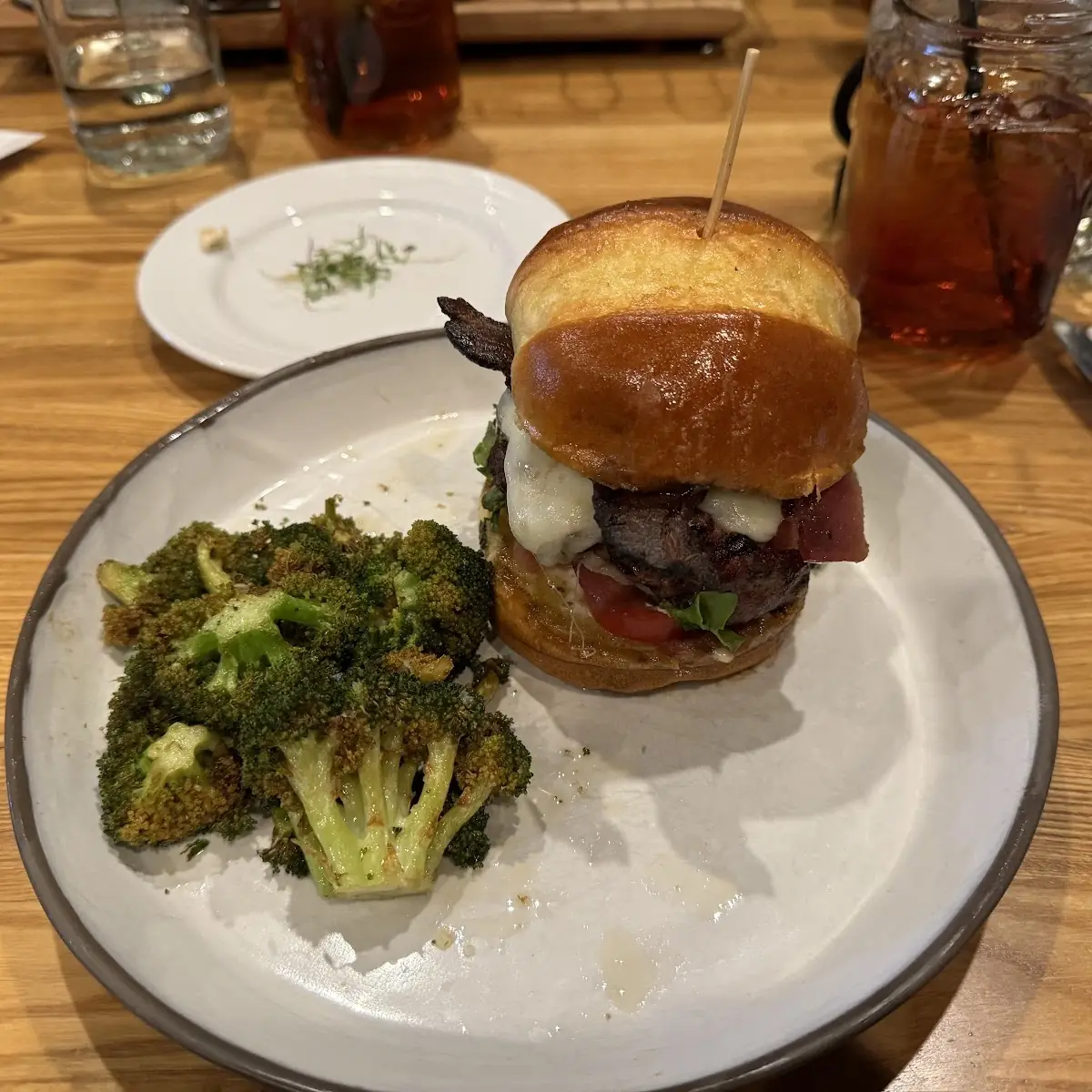 Burger with Broccoli Baffle