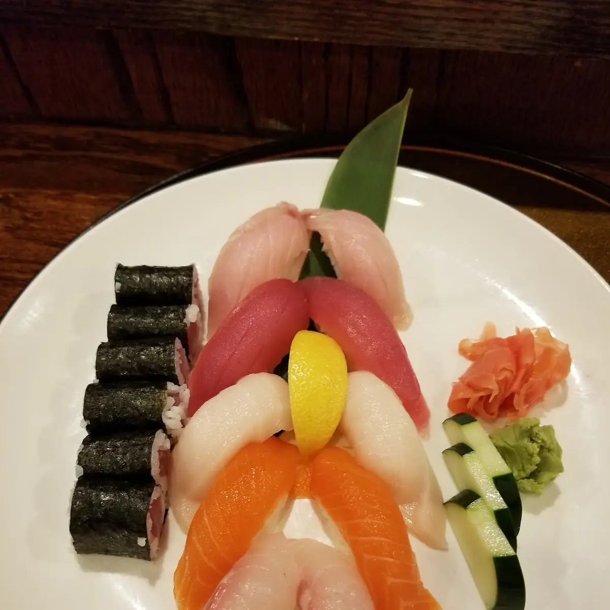 Dushi Sashimi Combo Work Brown Rice California Roll