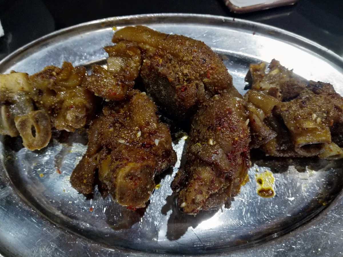 BBQ Pork Feet, Noodle Fans