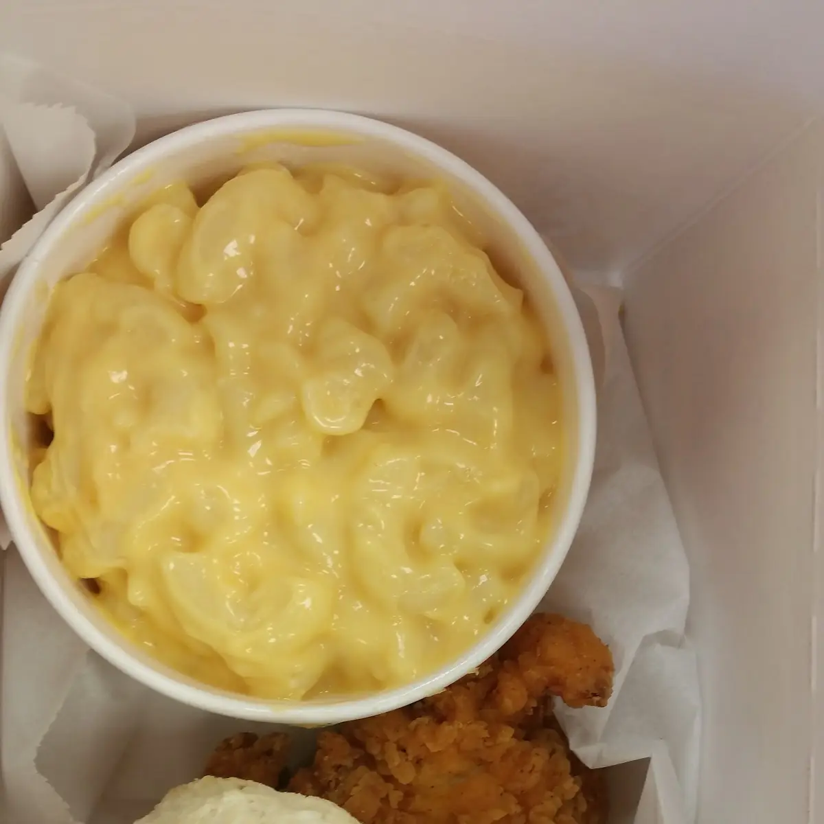 Supremes with Mac N Cheese