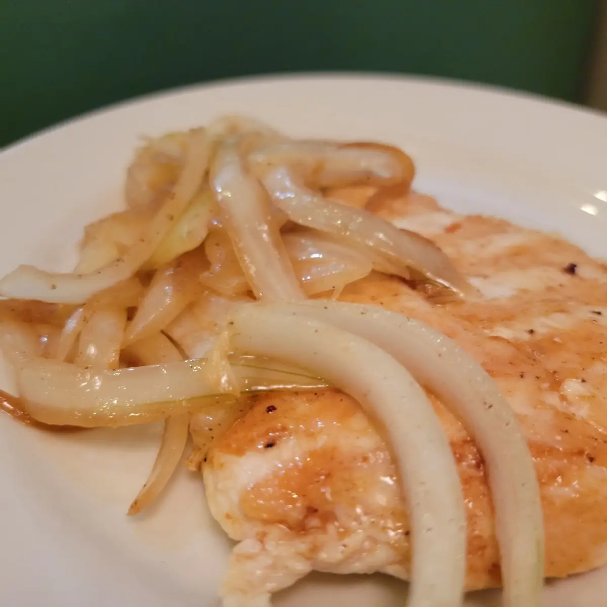 Grilled Chicken with Onions