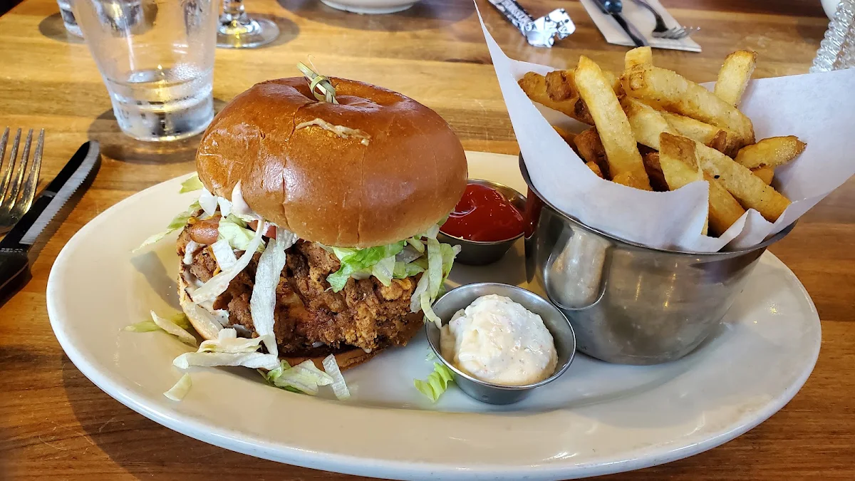 Spicy Chicken Sandwich, Browns Socialhouse Ridgecrest