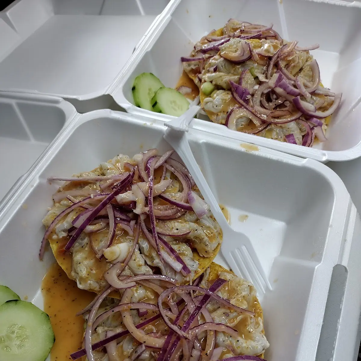 Tostadas de Aguachile Rojo