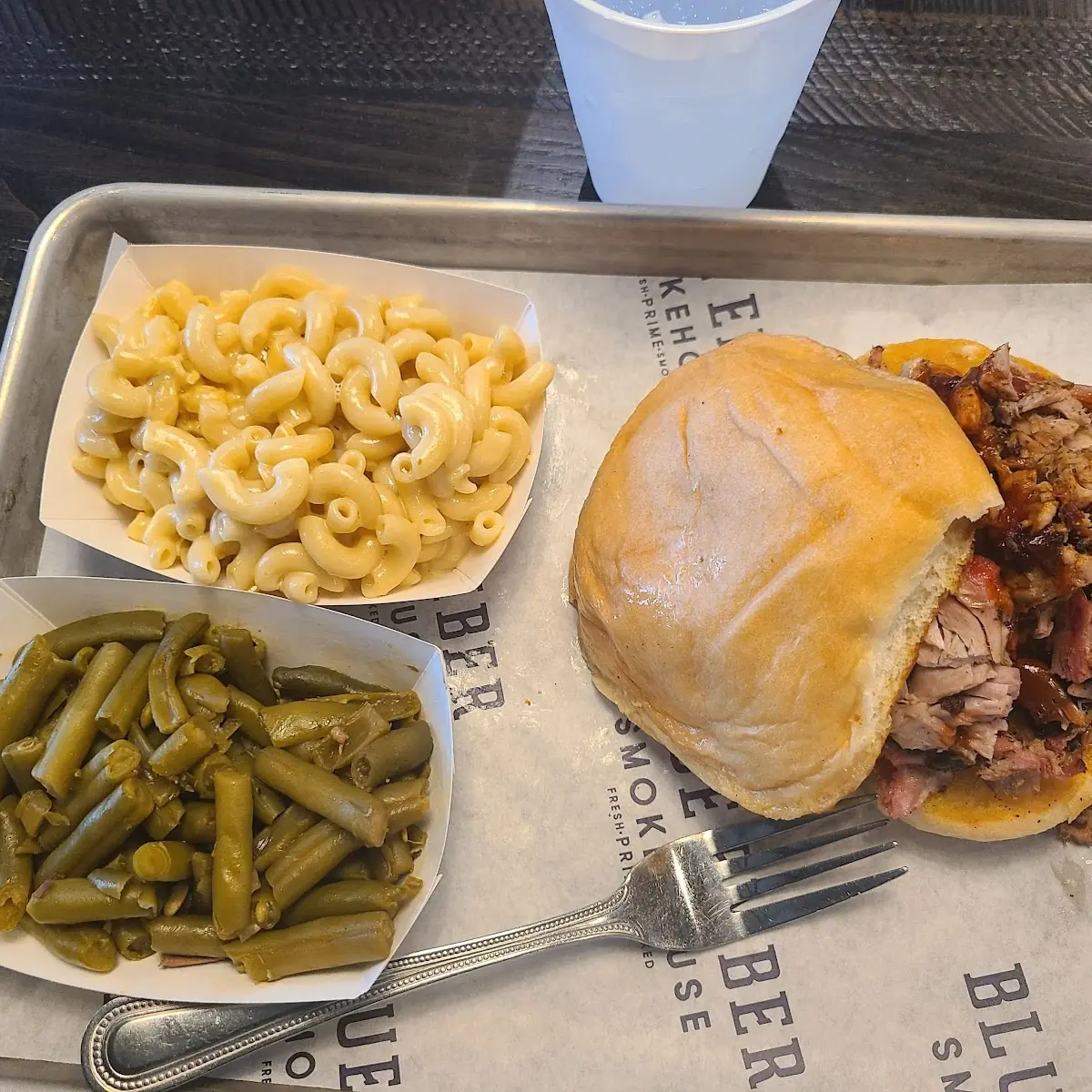 Pulled Pork Sandwich with Mac & Cheese and Green Beans