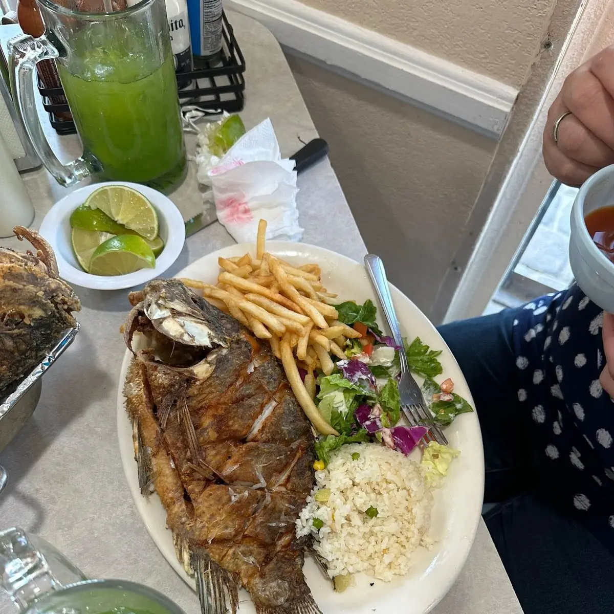 Mojarra Frita Con Camarones