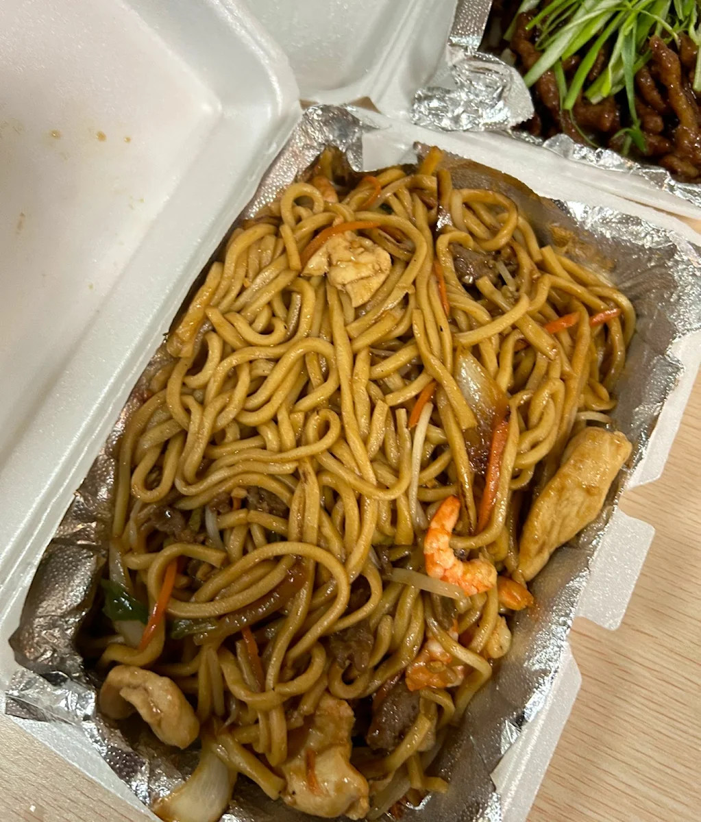 House Lo Mein