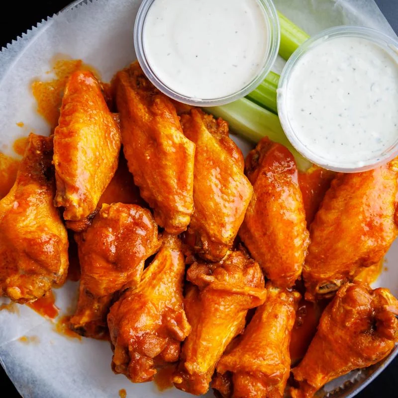 Junior's Jumbo Wings