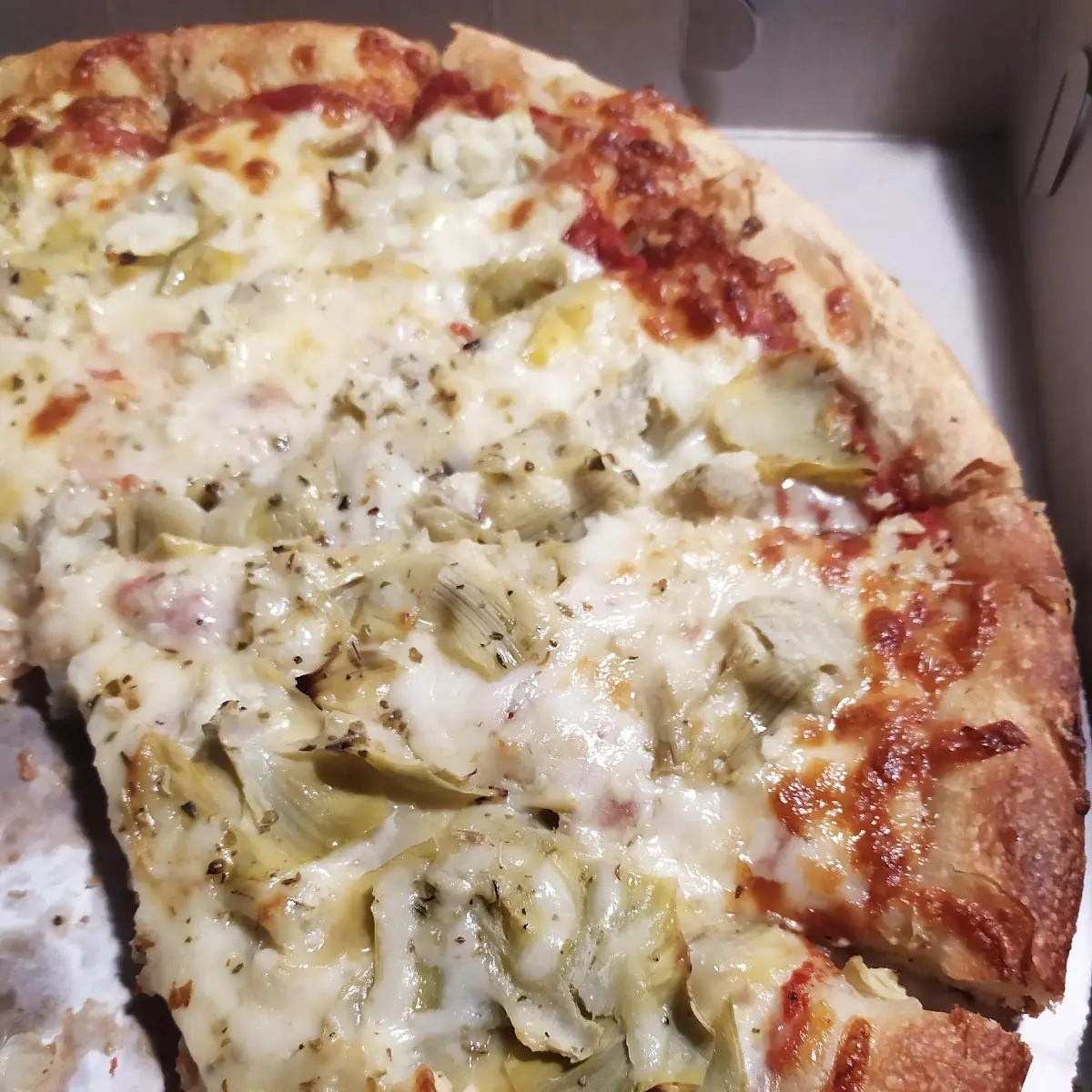 Garlic and Artichoke Pizza