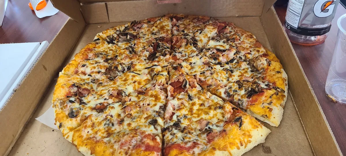 Canadian Pizza 10