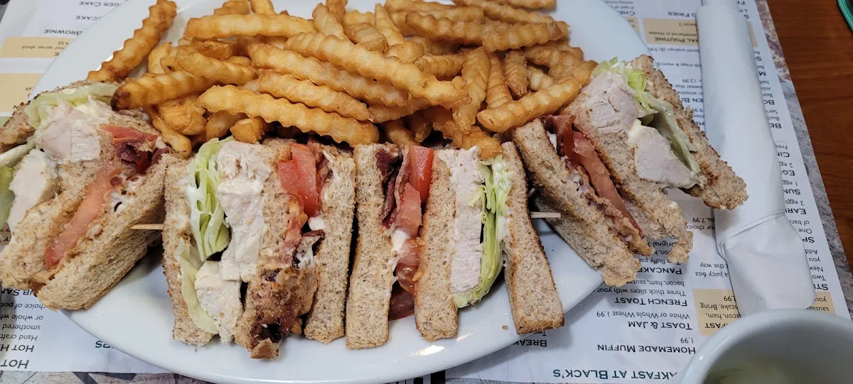 Highlights, Black's Grocery and Café