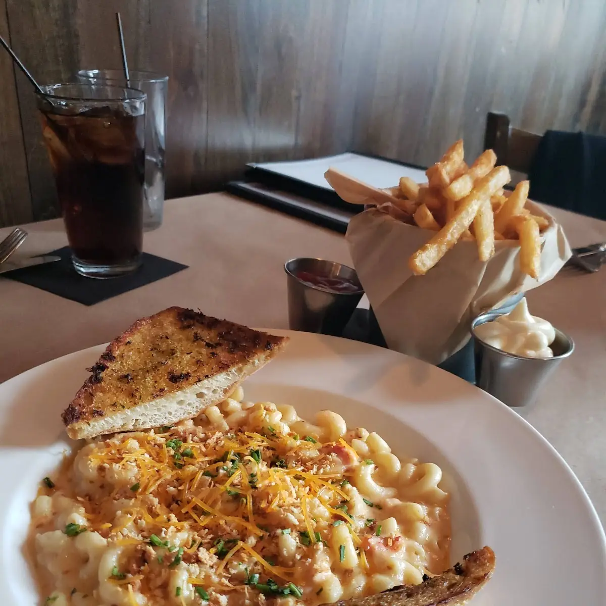 Lobster Mac and Cheese with Fries
