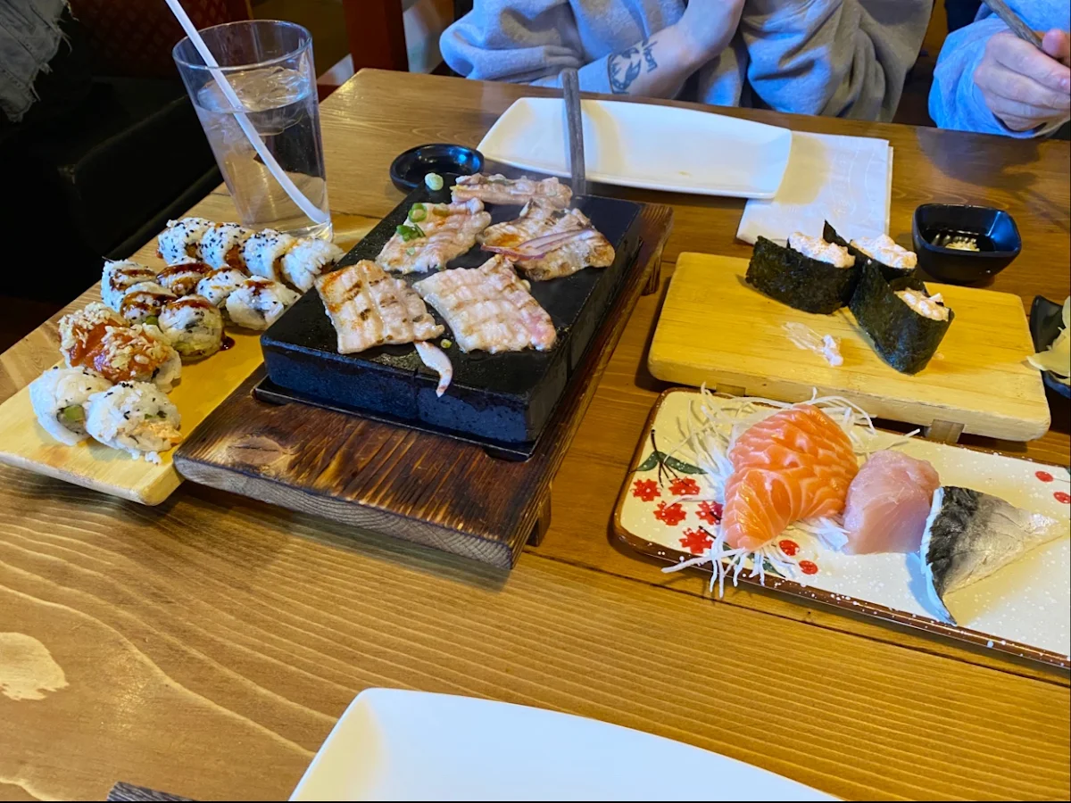 Different Rolls, Sushi Toshi