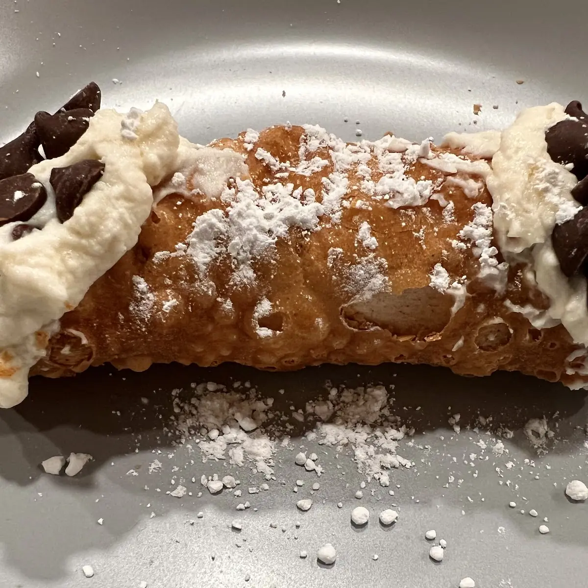 Classic Chocolate Chip Cannoli