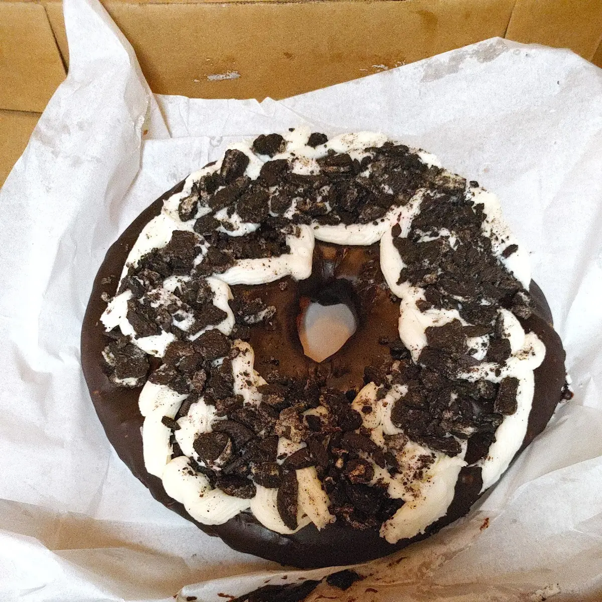 Cookie and Cream Donut Cake
