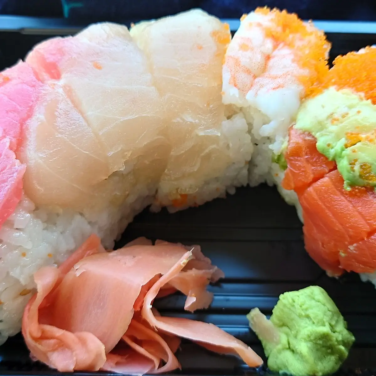 Rainbow Roll 8pc