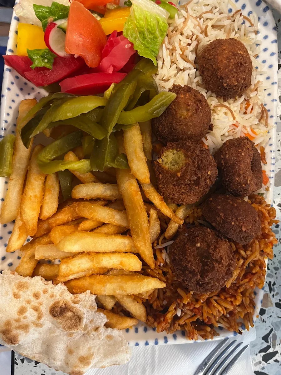 Veggie Plate, Alforat Iraqi Street Food (Toronto)