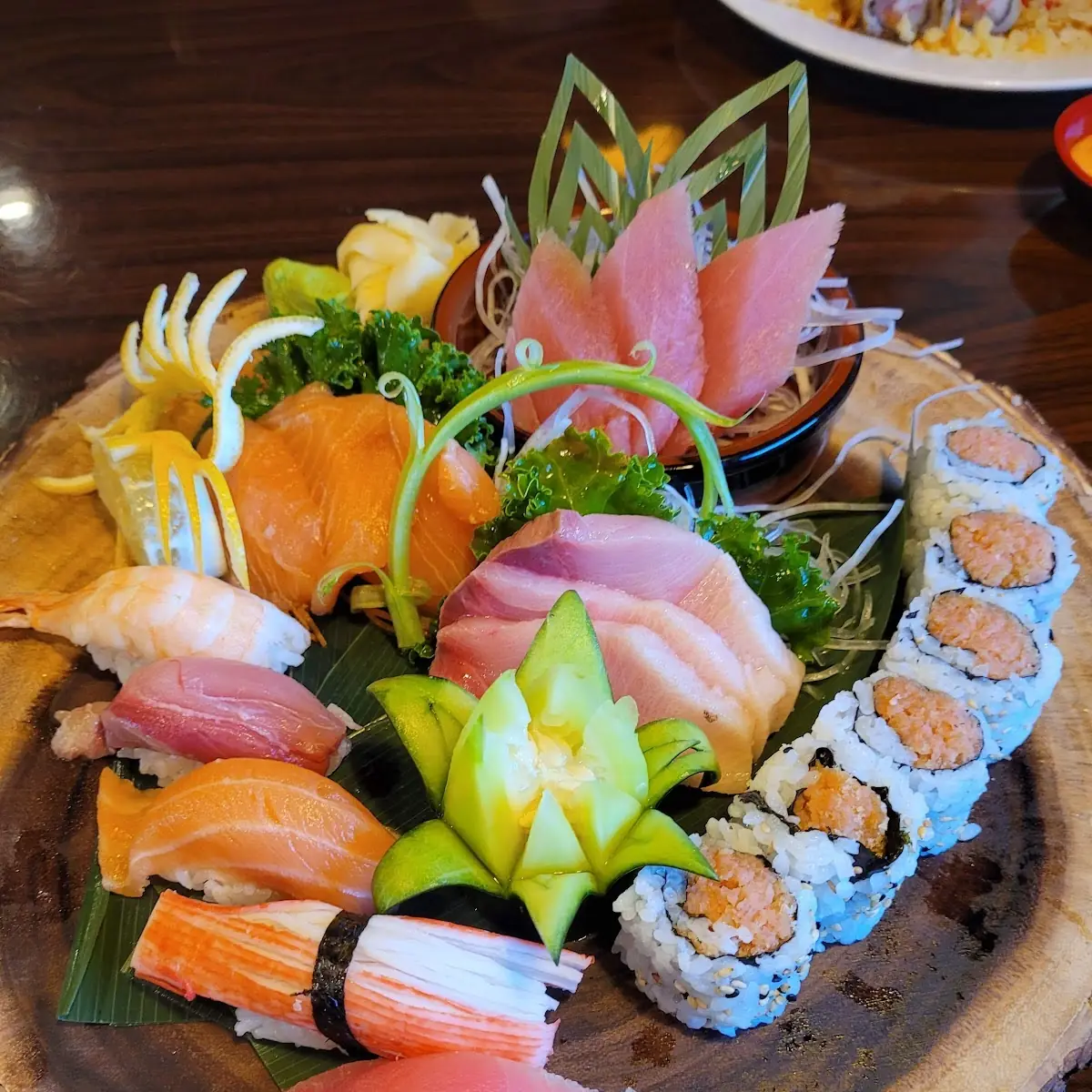 Sake Deluxe Sushi & Sashimi Platter