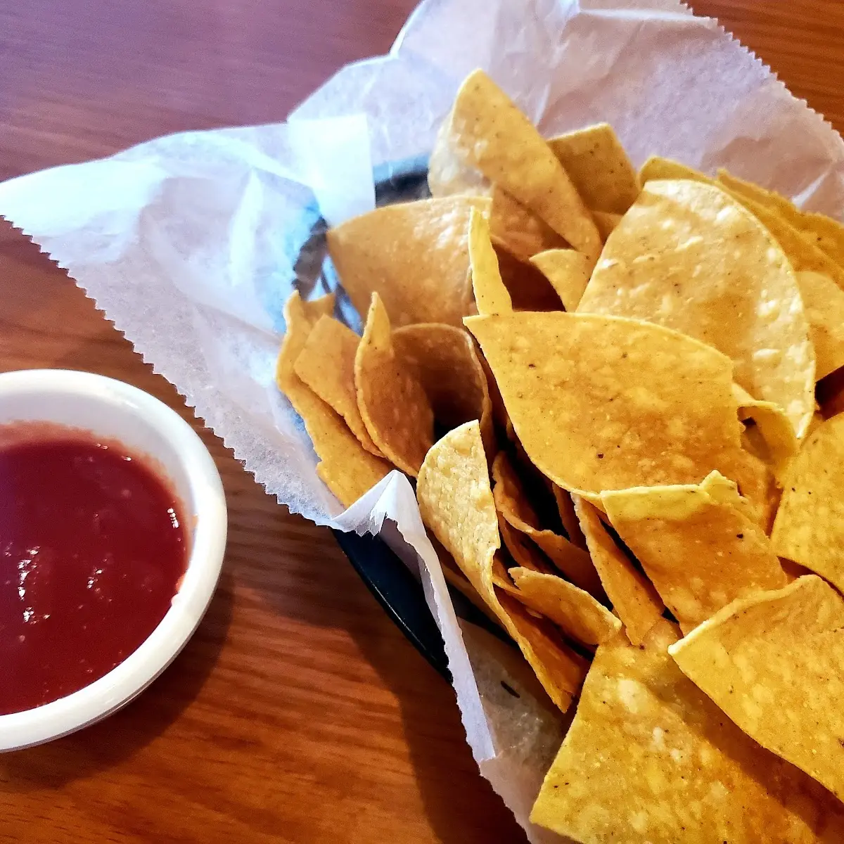Chips Salsa & Queso