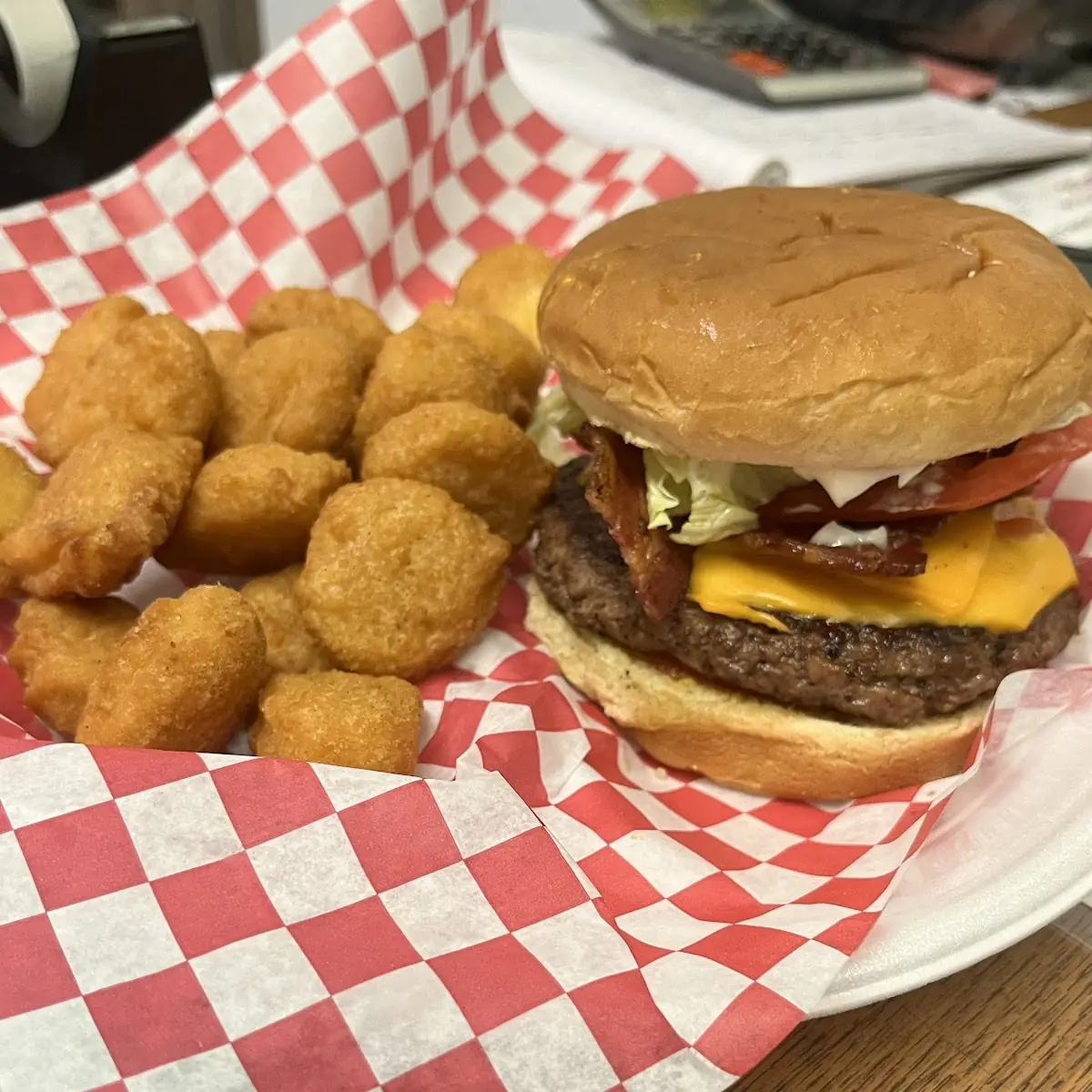 Half Pond Bacon Cheeseburger & Corn Nuggets