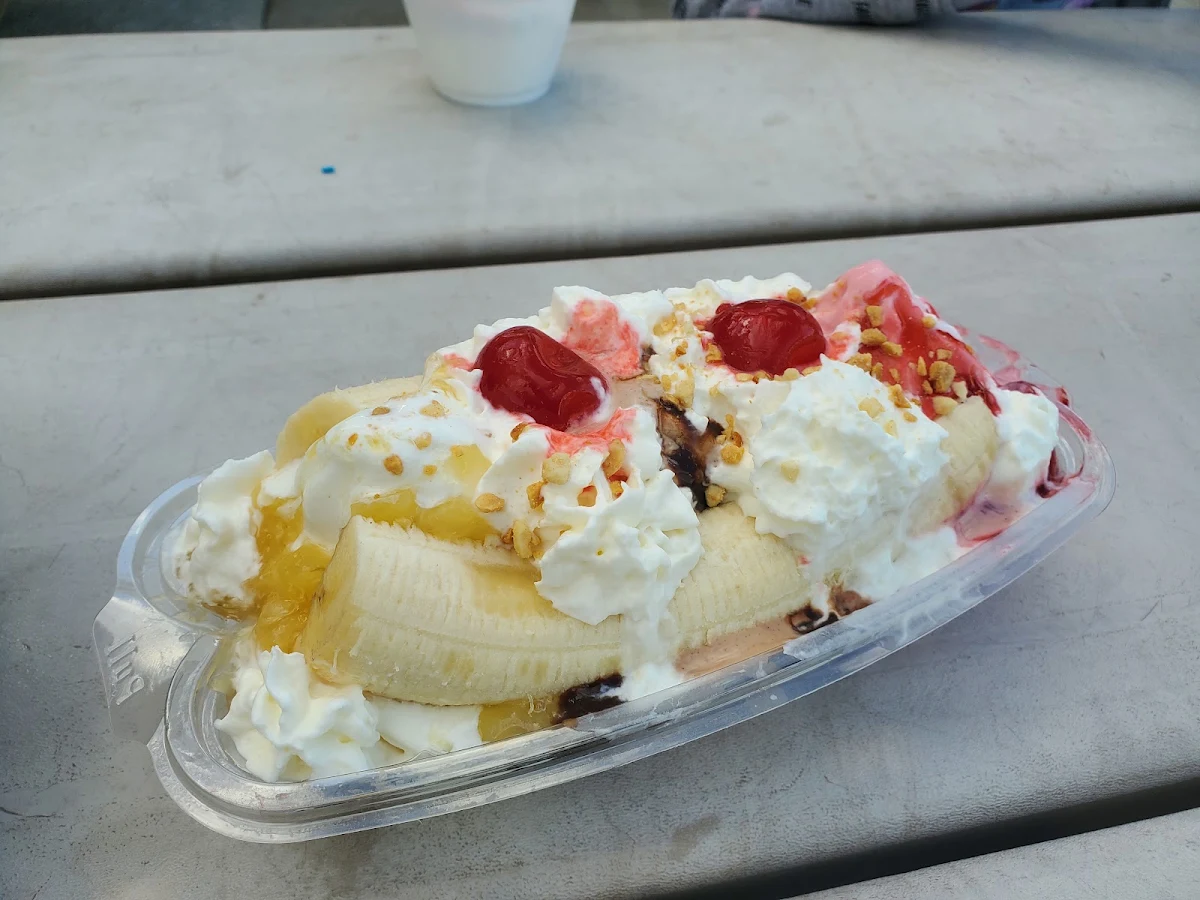 Giant Banana Split