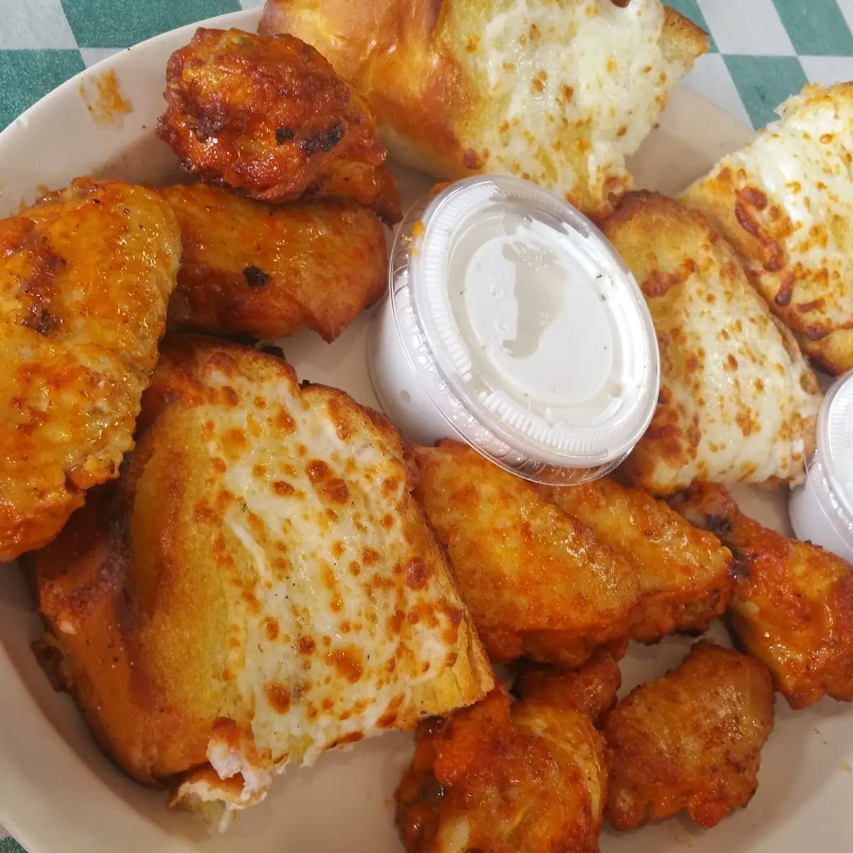 Cheesy Garlic Bread Wings