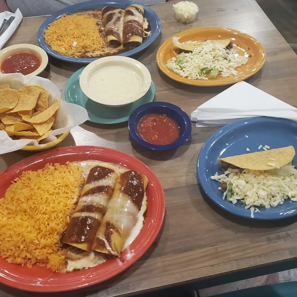 El Nurmero Uno and Large Queso Dip