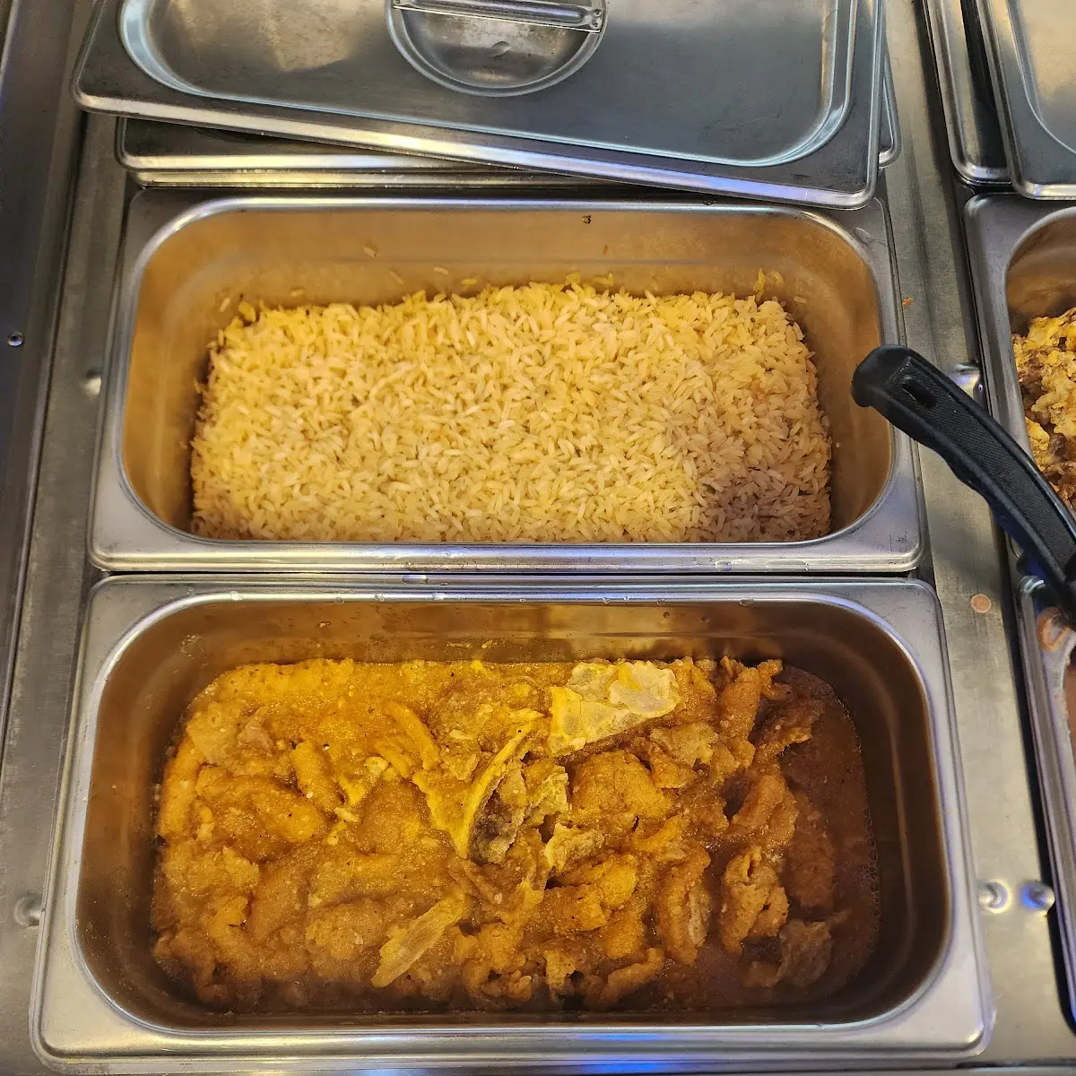 Chicharron En Salsa Roja