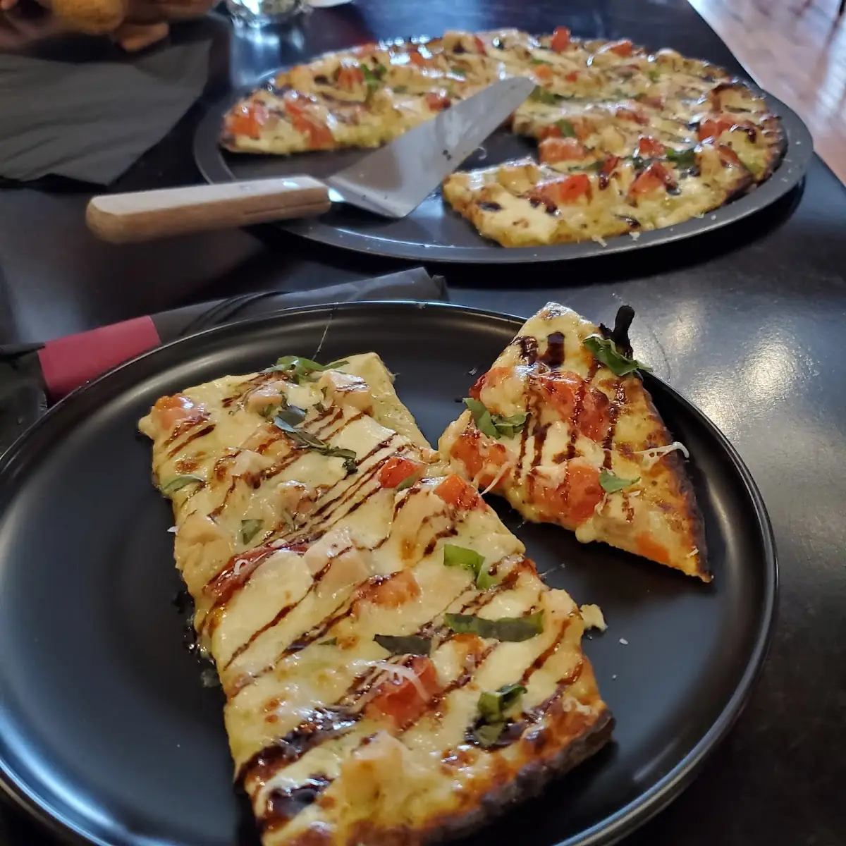 12 Thin Crust Chicken Caprese Pizza