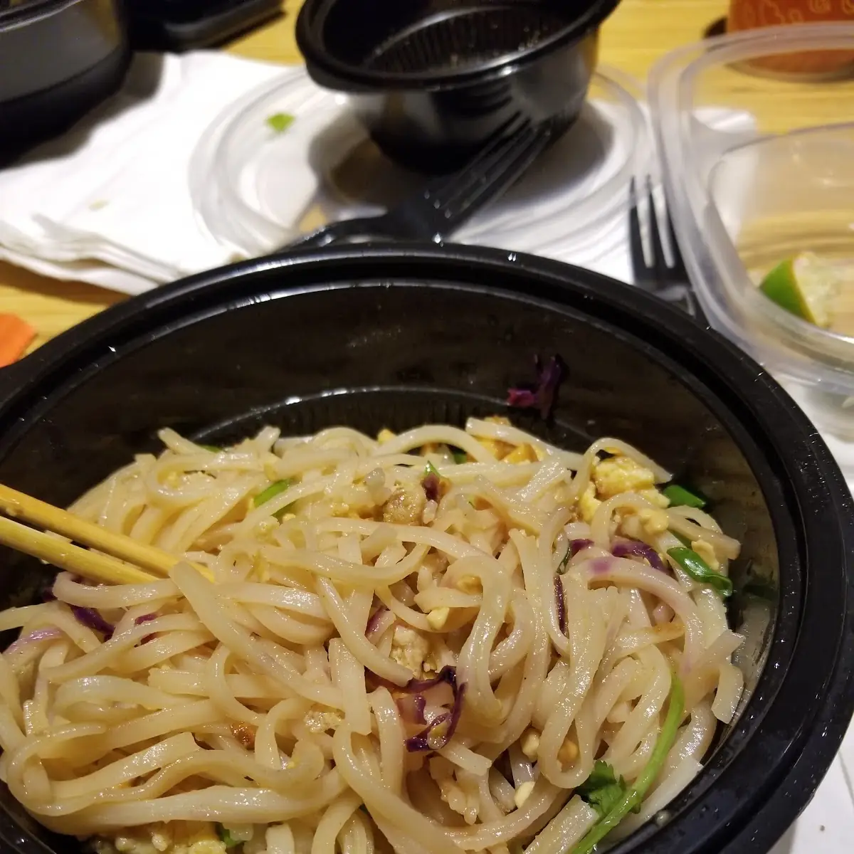 Chicken Pad Thai Noodles