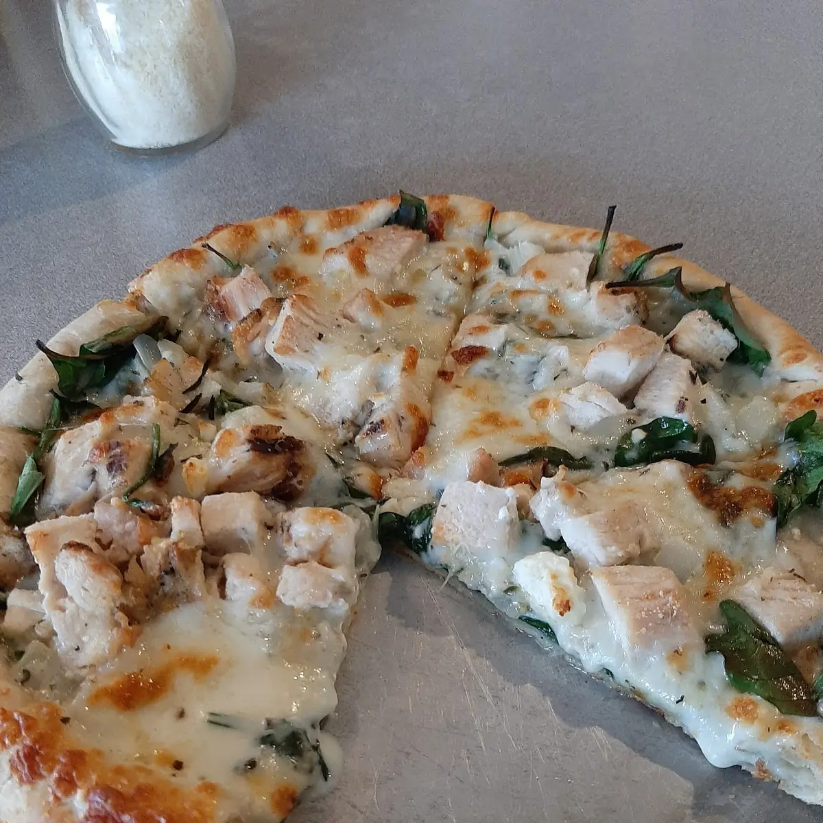 Chicken Alfredo Pizza