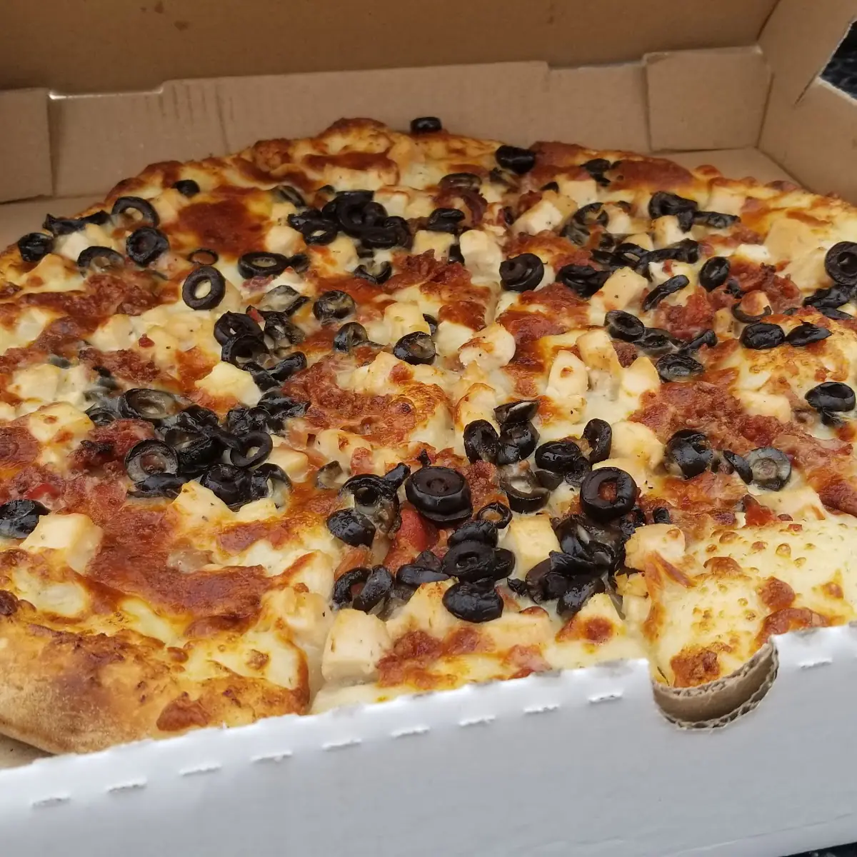 Chicken Alfredo Pizza