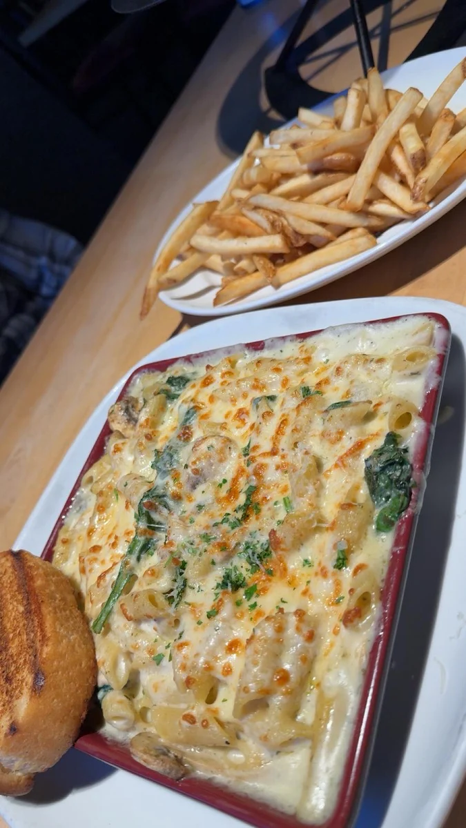 Boston's Lasagna, Boston Pizza