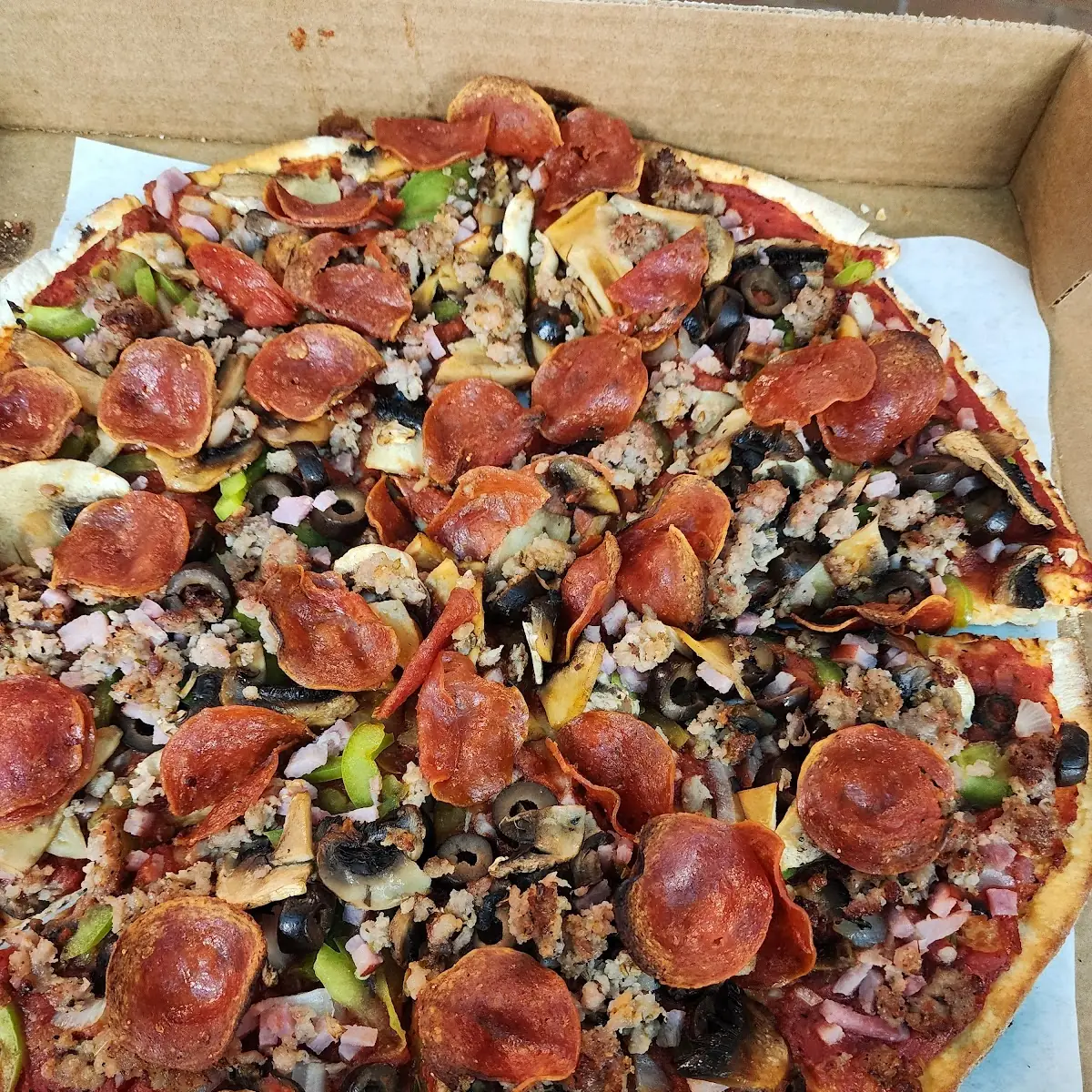 Supreme Pizza with Mushroom Toppings