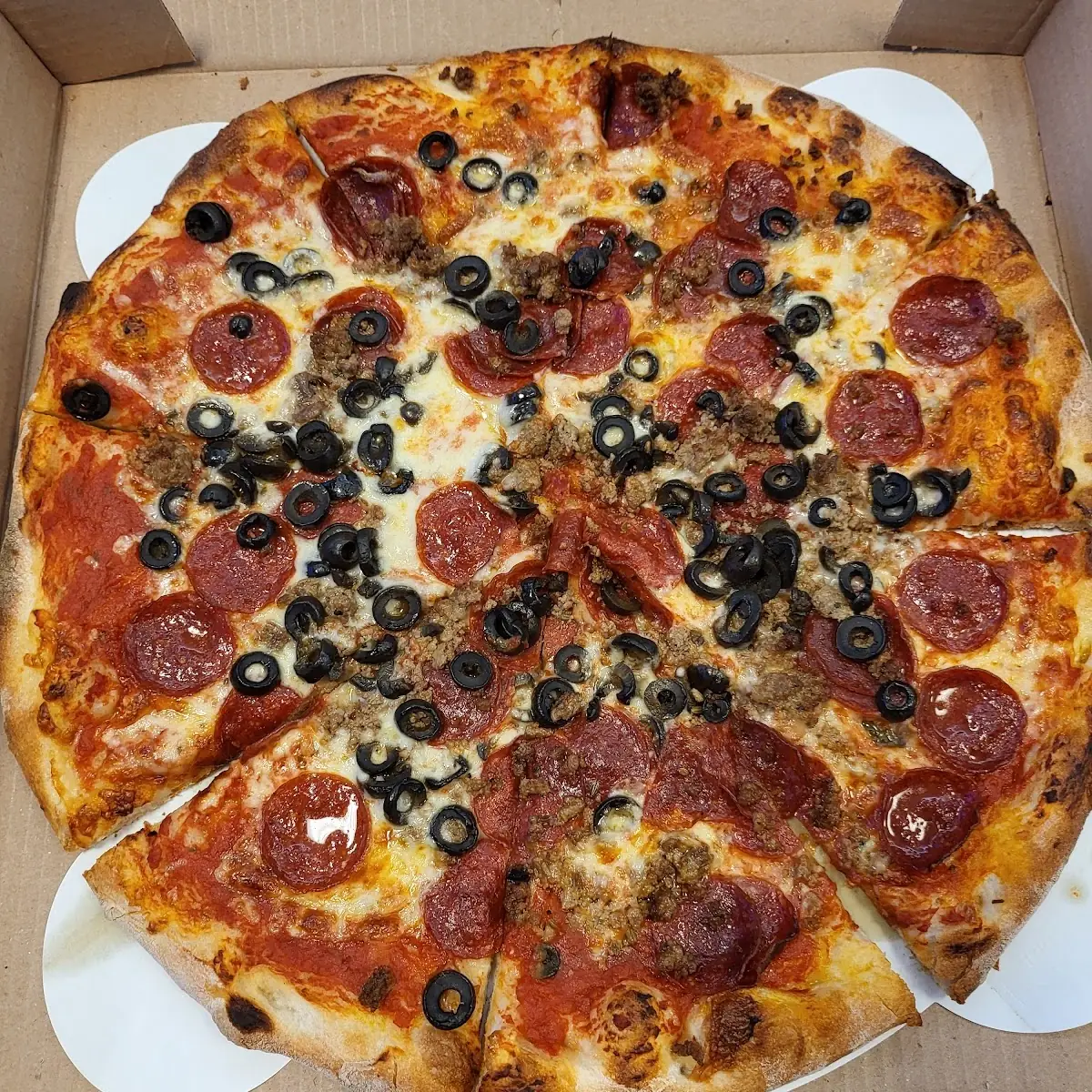 Large Pepperoni Pizza