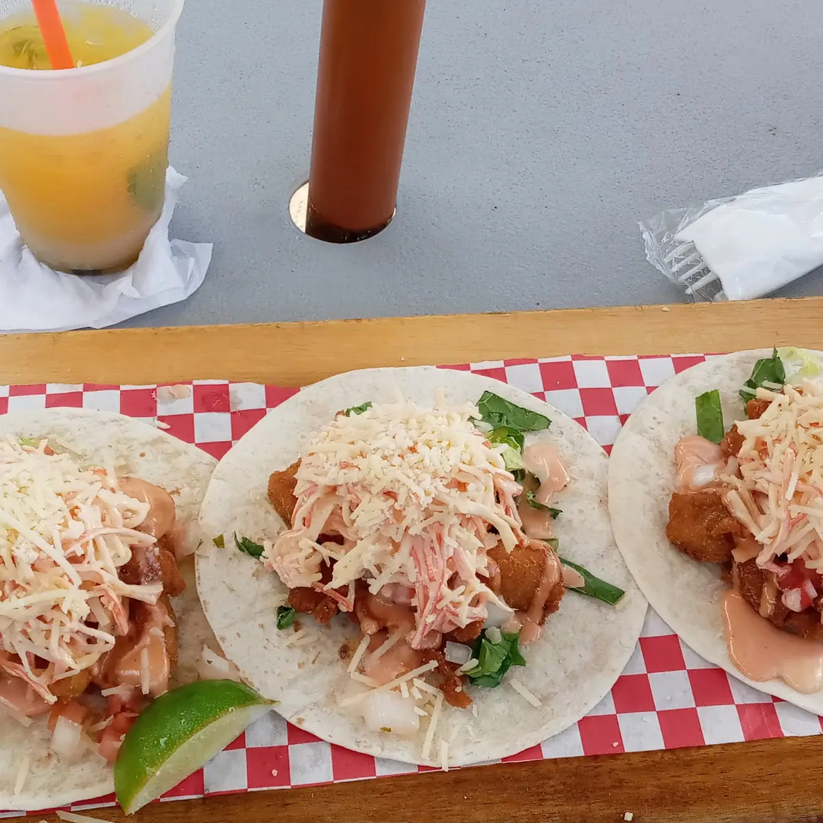 Fish Tacos Con Spicy Crab