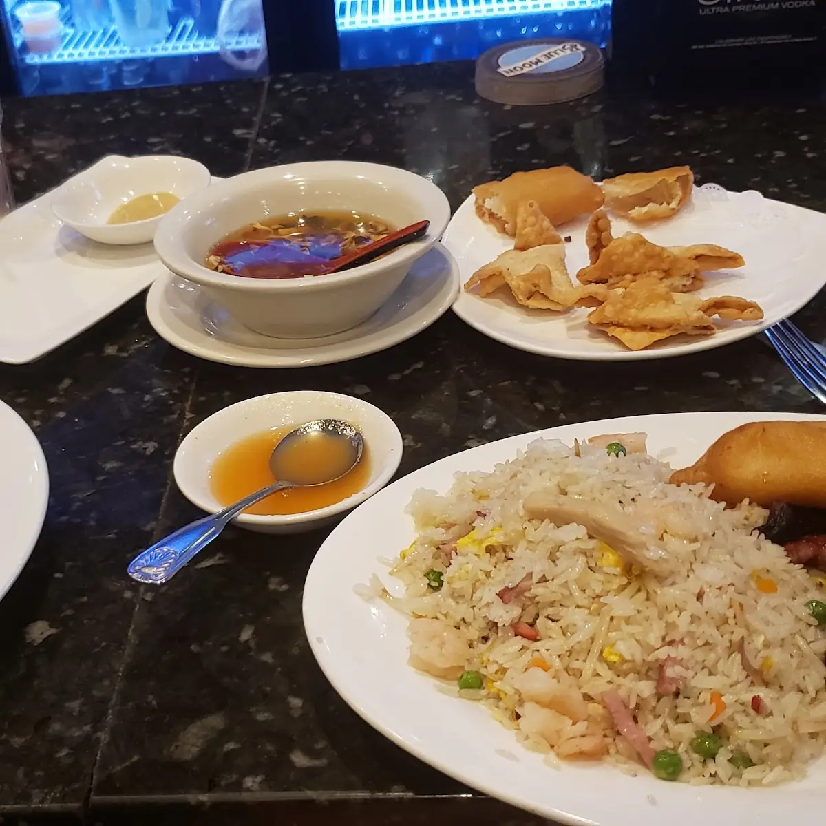 Appetizer Dinner Plate Four Happiness and Crab Rangoon